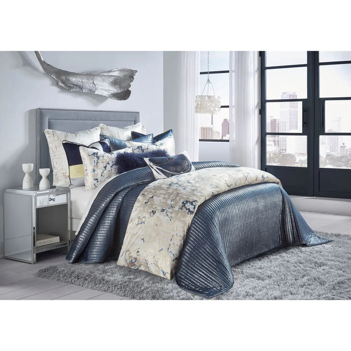 Maya Navy and Silver Quilt Set