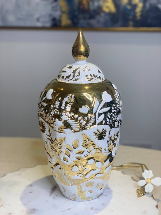 VIVIENCE - Ornate White and Gold Ginger Jar