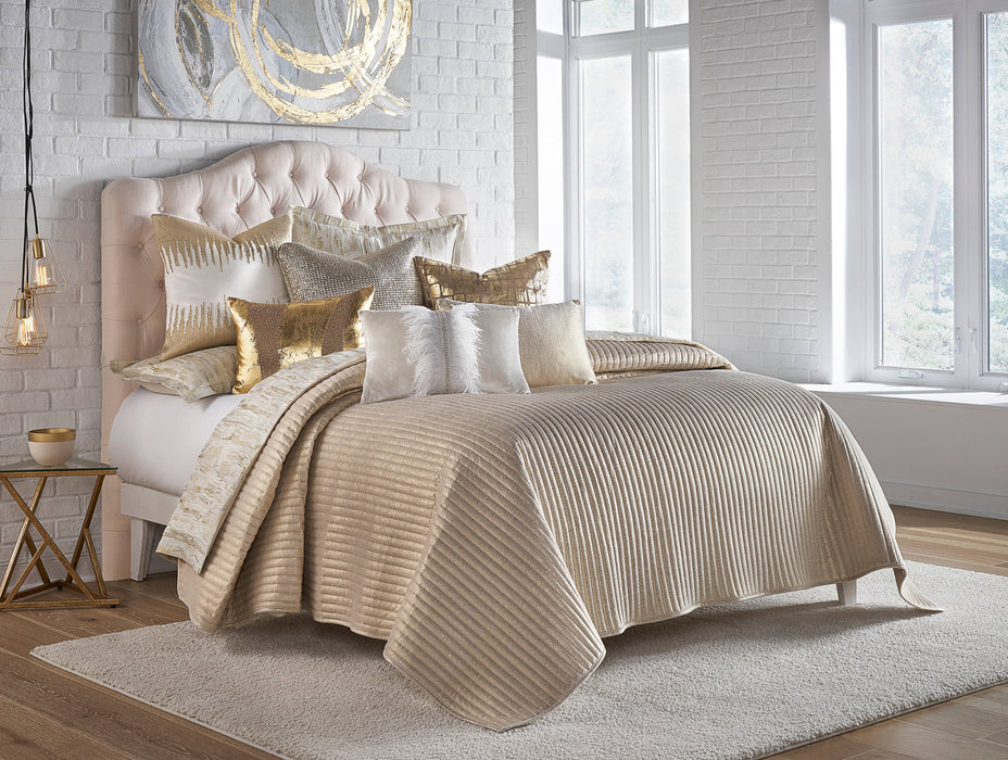 Cloud 9 Design - Maya Beige and Gold Quilt Set