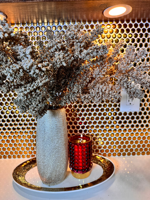 Holiday Luxury Scented Candle in Red and Gold